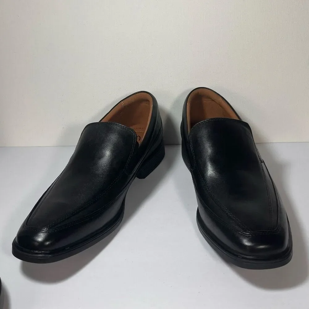 Clarks Tilden Free Leather Slip On shoes